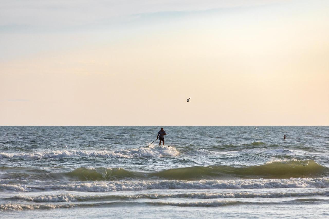 Grand Shores West Hotel St. Pete Beach Bagian luar foto