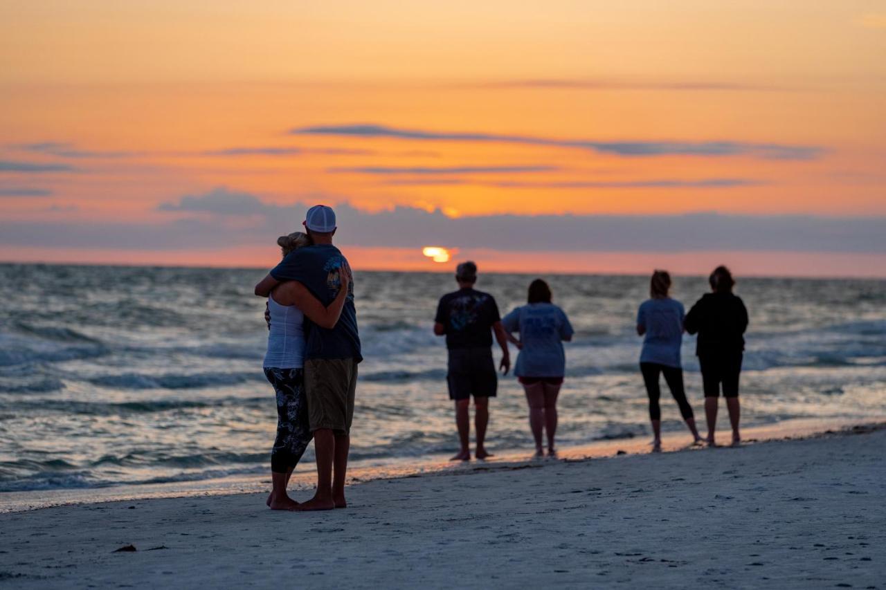 Grand Shores West Hotel St. Pete Beach Bagian luar foto